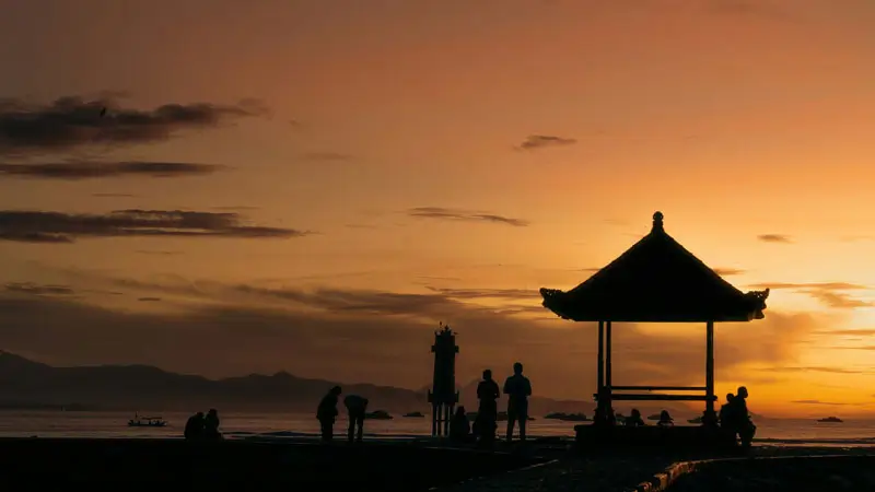 Stunning sunrise at Sanur Beach for Family-Friendly Vacation